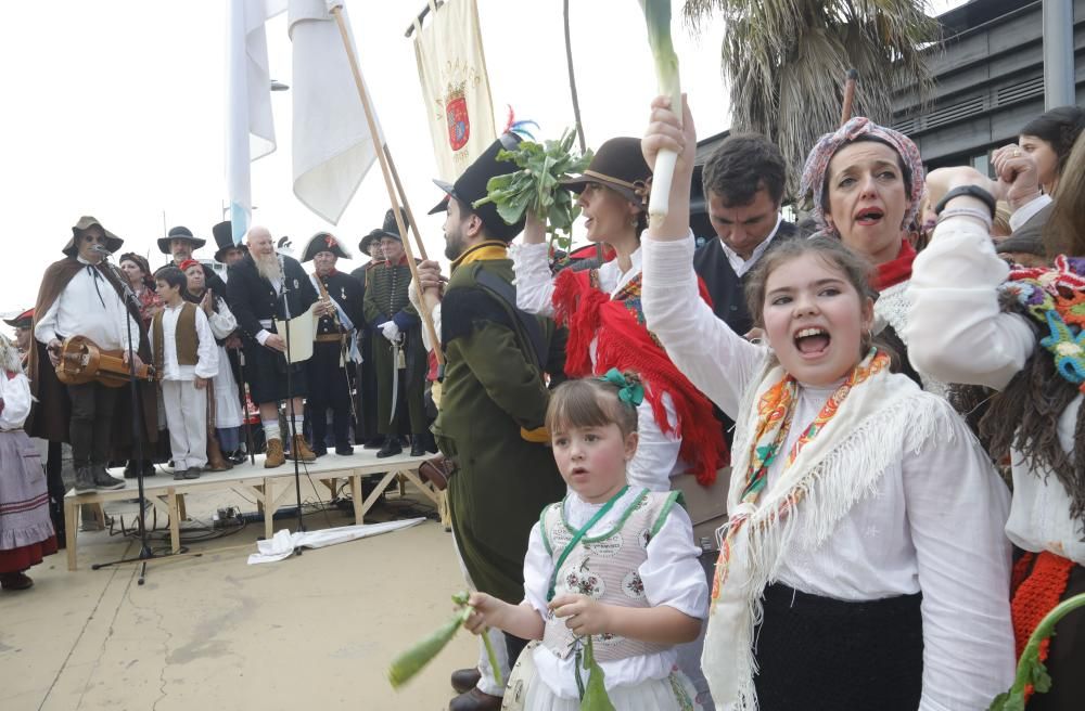 La representación de la expulsión de las tropas invasoras francesas congrega en el casco histórico a miles de personas para disfrutar del broche de oro a un fin de semana de fiesta.