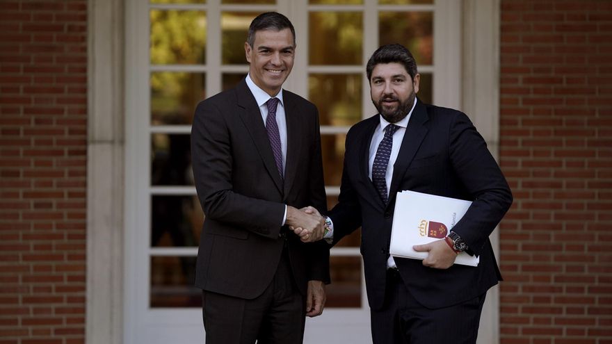 Pedro Sánchez recibe al presidente de Murcia en su ronda de contactos