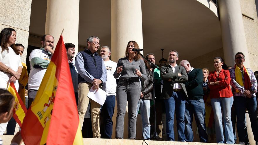 La presidenta del PP de Málaga, Patricia Navarro, participa en la concentración por la igualdad de los españoles y contra la amnistía en Rincón de la Victoria