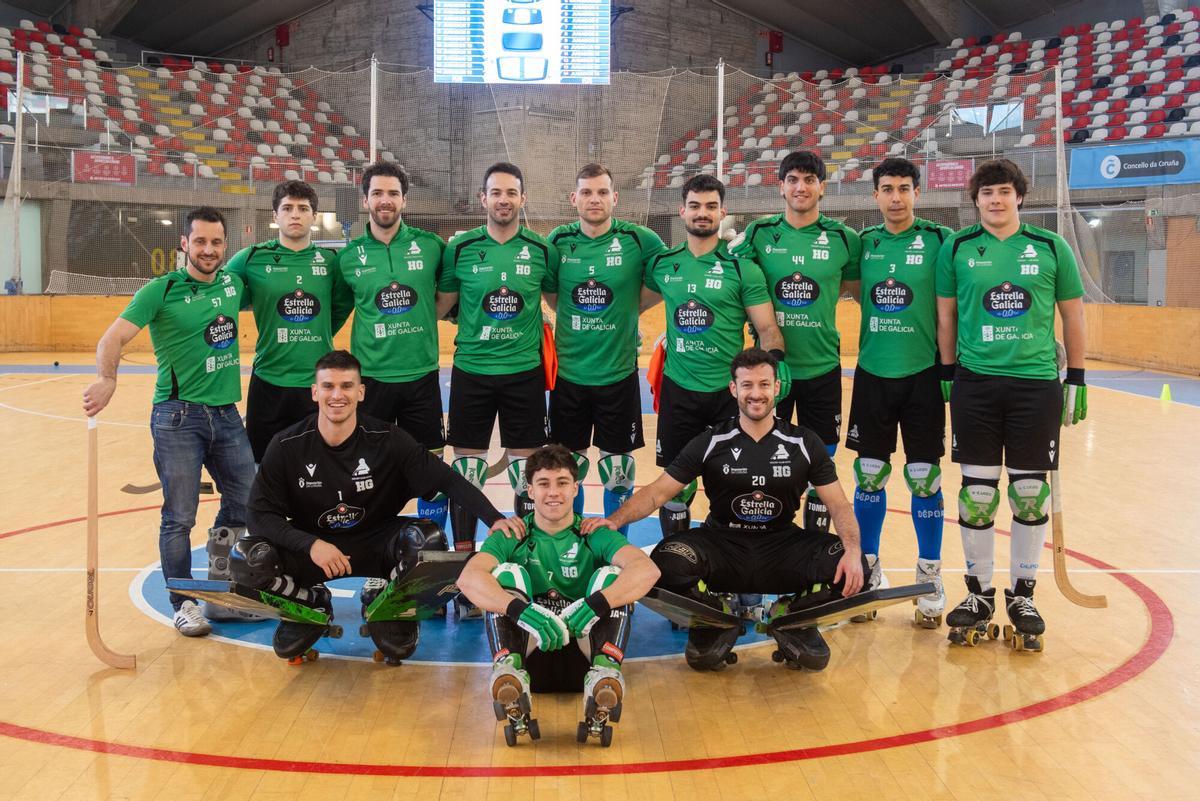 La plantilla del Liceo posa en el Palacio de los Deportes antes de afrontar la Copa del Rey.