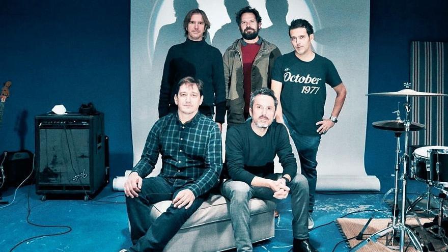 El Puerto de Benalmádena será escenario del regreso por un día, unas horas, de Sexy Sadie a un escenario, un reencuentro para agradecer al público y a doce bandas malagueñas el tributo recibido y para regalar al público un concierto irrepetible.