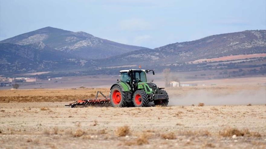 Los préstamos por sequía podrán llegar a unos 9.000 agricultores