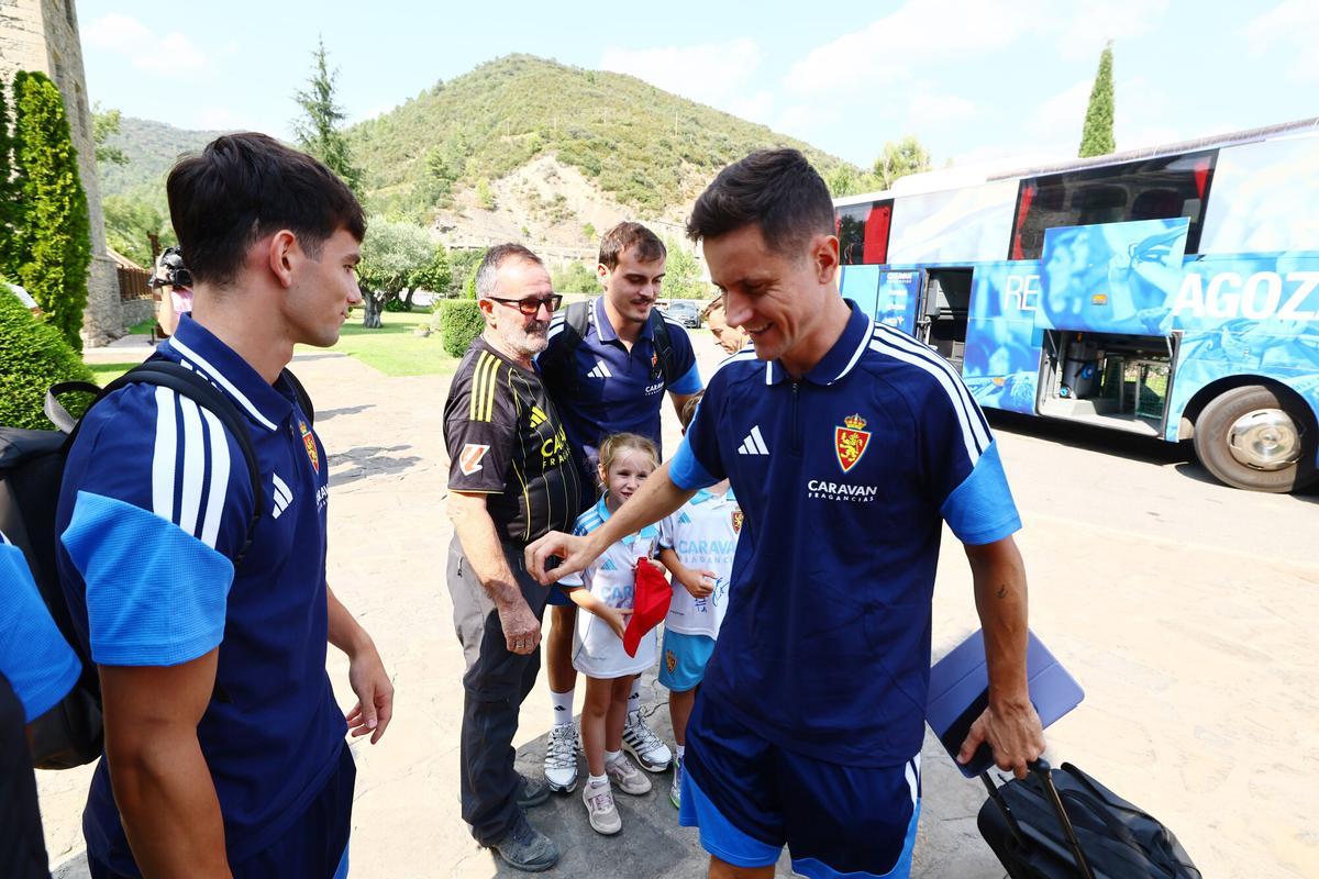 CONCENTRACION DEL REAL ZARAGOZA EN BOLTAÑA, HUESCA, LLEGADA DE LOS JUGADORES AL HOTEL MONASTERIO DE BOLTAÑA