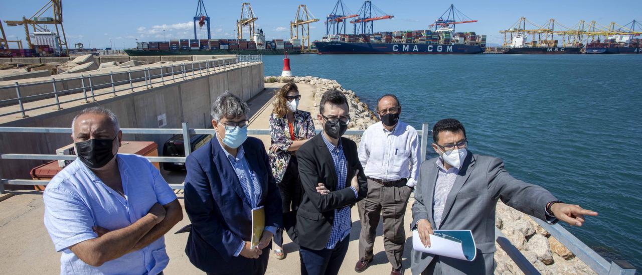 La visita del alcalde de Novelda al Puerto de Valencia.