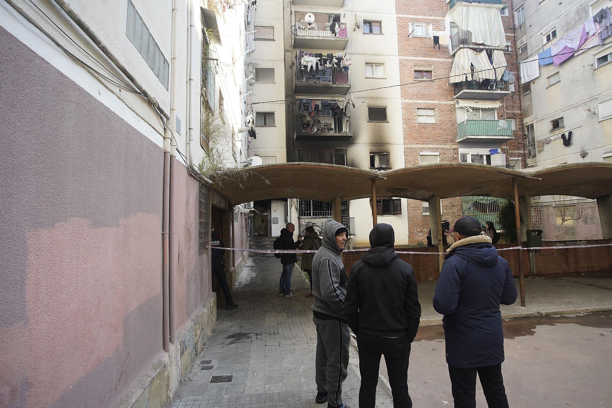 L'incendi en un bloc de pisos de Salt, en imatges