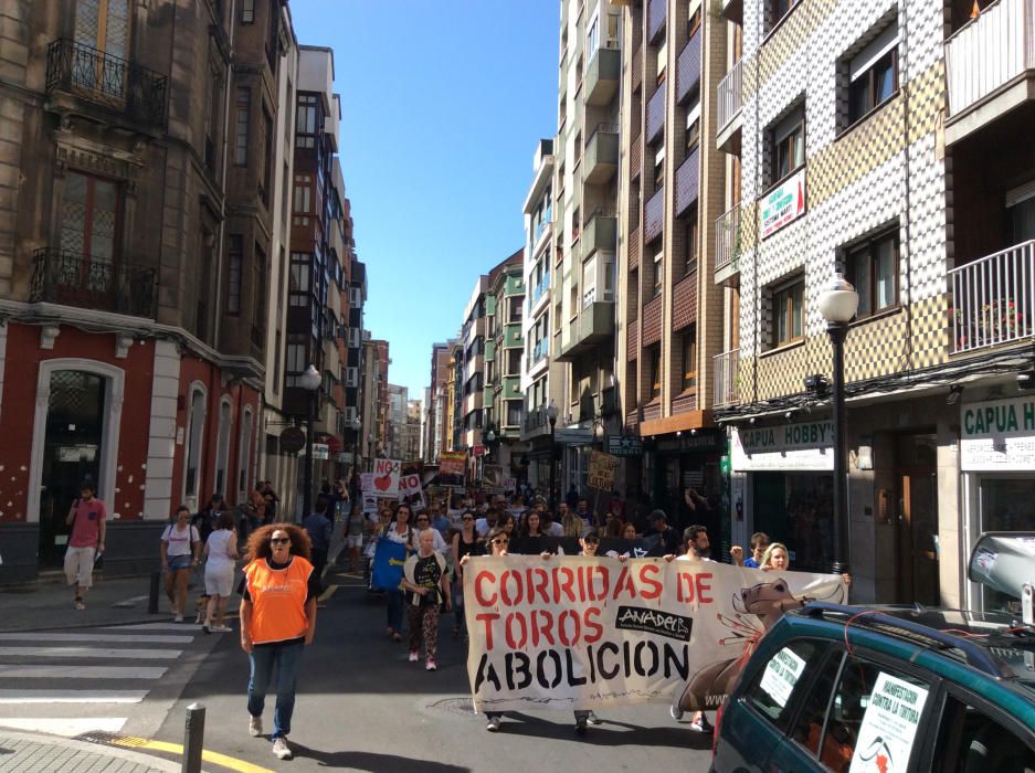 Manifestación antitaurina en Gijón