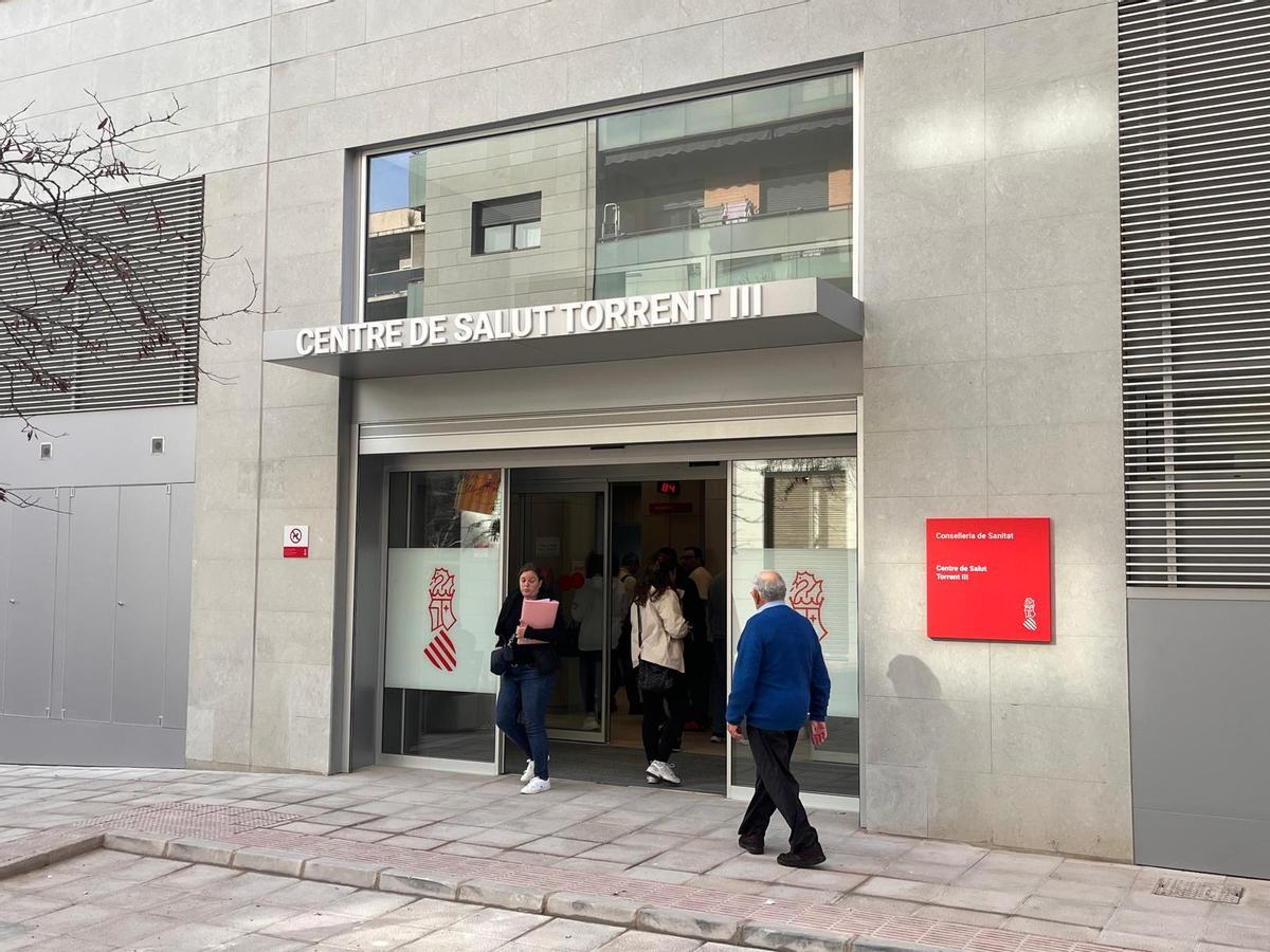Acceso al nuevo centro de salud Torrent III inuagurado este lunes.