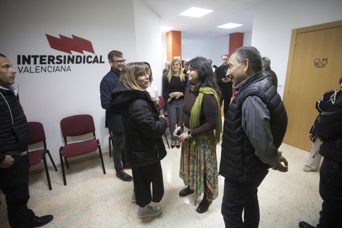 Intersindical inaugura su sede en el Port de Sagunt.