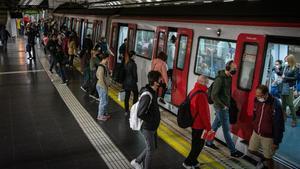 zentauroepp55425171 barcelona 15 10 2020 sociedad   metro a tope  tema pandemia 201016175402