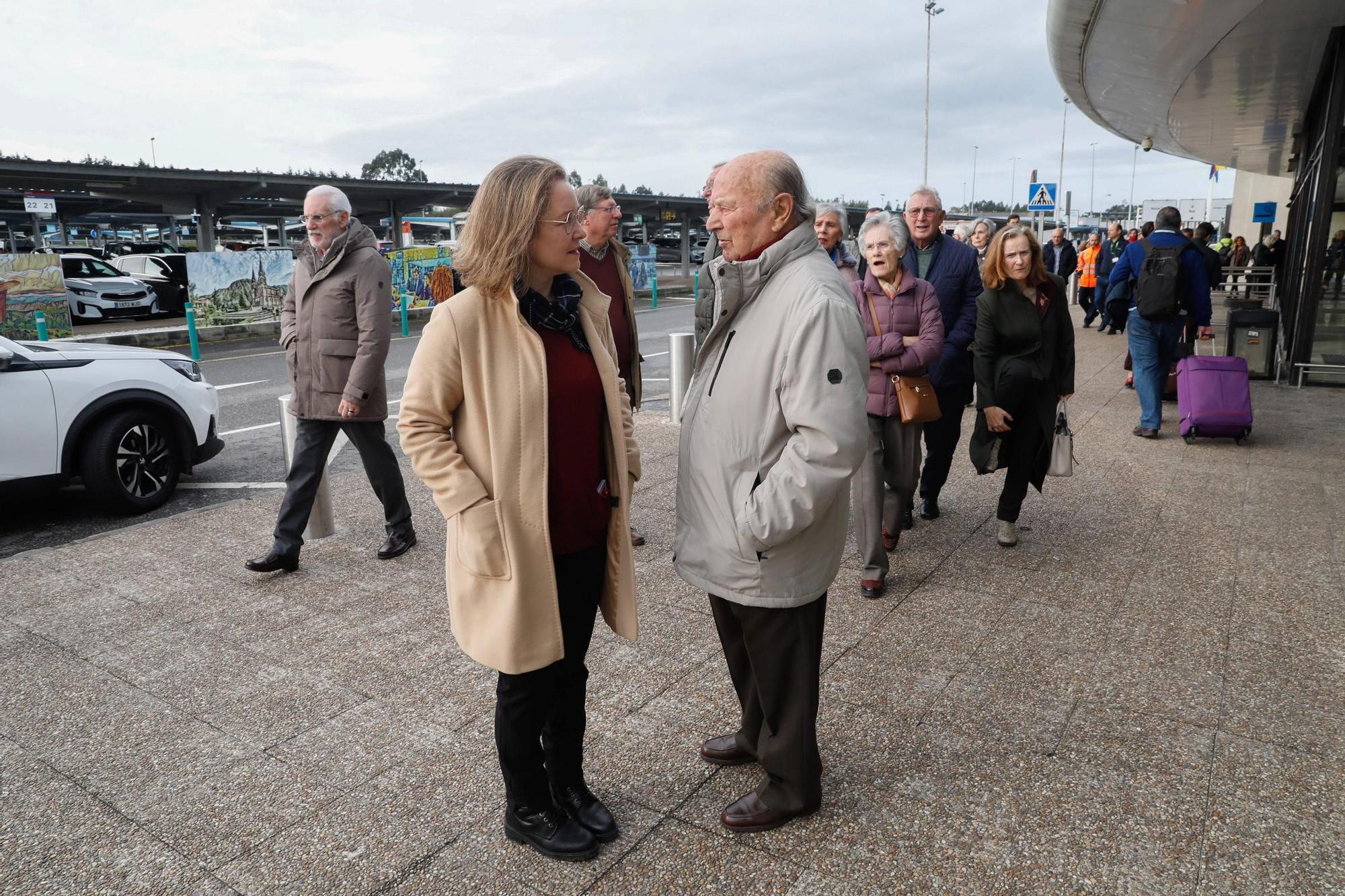 EN IMÁGENES: El homenaje a "Angelín, el de Iberia" en el aeropuerto de Asturias