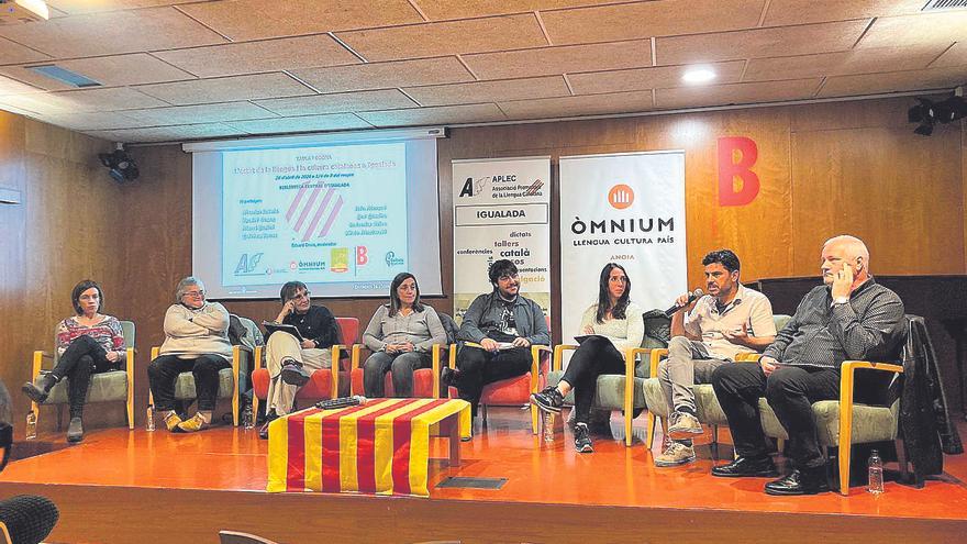 Un debat a Igualada mostra pessimisme sobre l’ús del català entre els joves