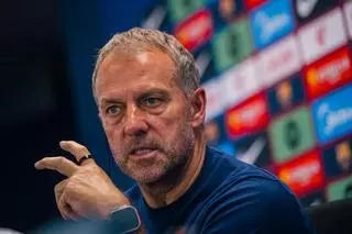 Hansi Flick pide prudencia ante la euforia: "Estamos en un buen momento, pero es un viaje muy largo hasta final de temporada"