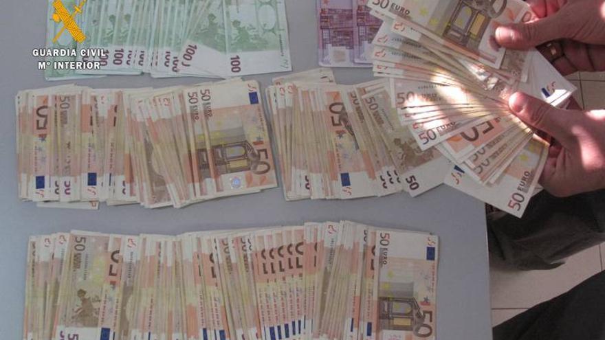 Detenido cuando intentaba sacar 20.800 euros sin declarar por Portugal