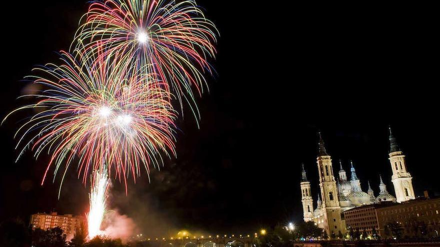 El Ayuntamiento aprueba entre reproches que los Pilares sean de interés turístico internacional