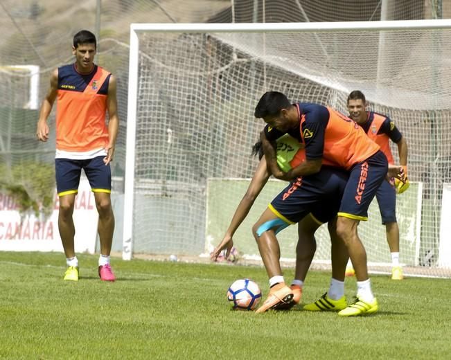 ENTRENAMIENTO DE LA UD LAS PALMAS Y ENTREVISTGA ...