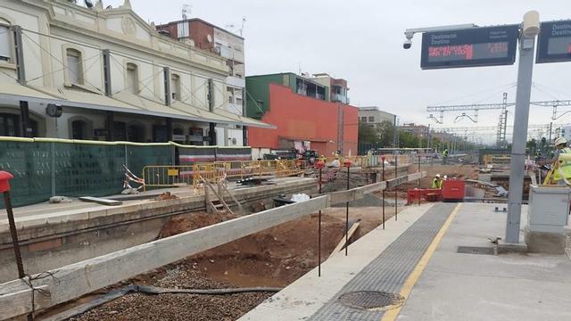 Obres a l’estació de tren de Castelldefels | EL PERIÓDICO