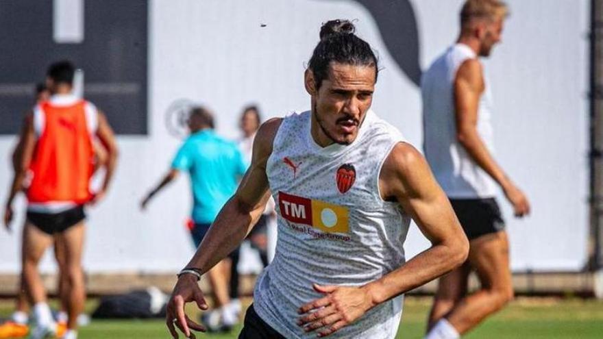 Cavani no se entrena con el resto de los descartes y Sergi Canós espera