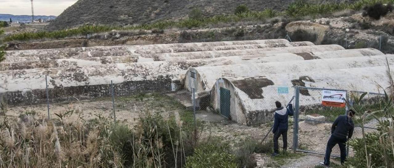 Imagen de los depósitos de agua de la Alcoraya de finales del siglo XIX