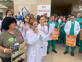 Protesta de médicos de la Región durante la huelga nacional del 13 de junio