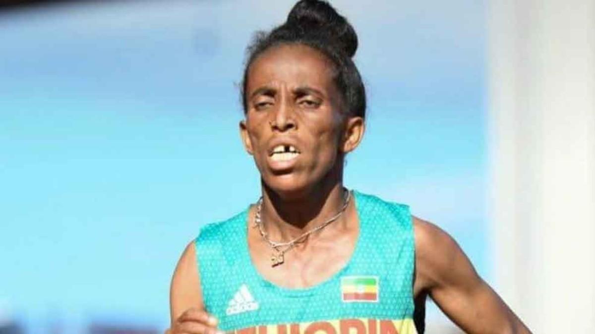 Girmawit Gebrzihair, atleta etíope de 16 años disputando el Mundial-sub20