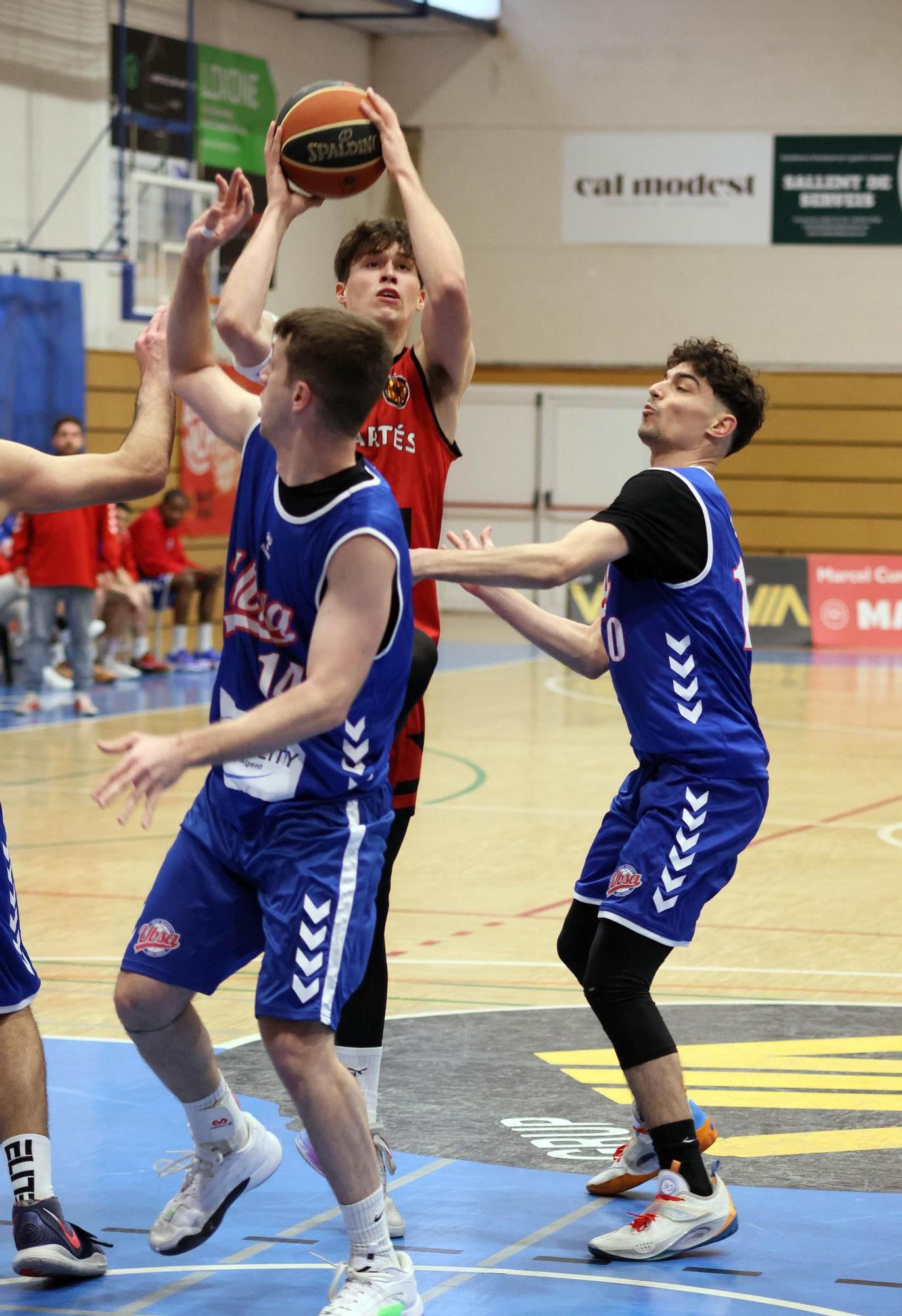 Imatges del Grup Via CB Artés - UB Sant Adrià de la Copa Catalunya masculina