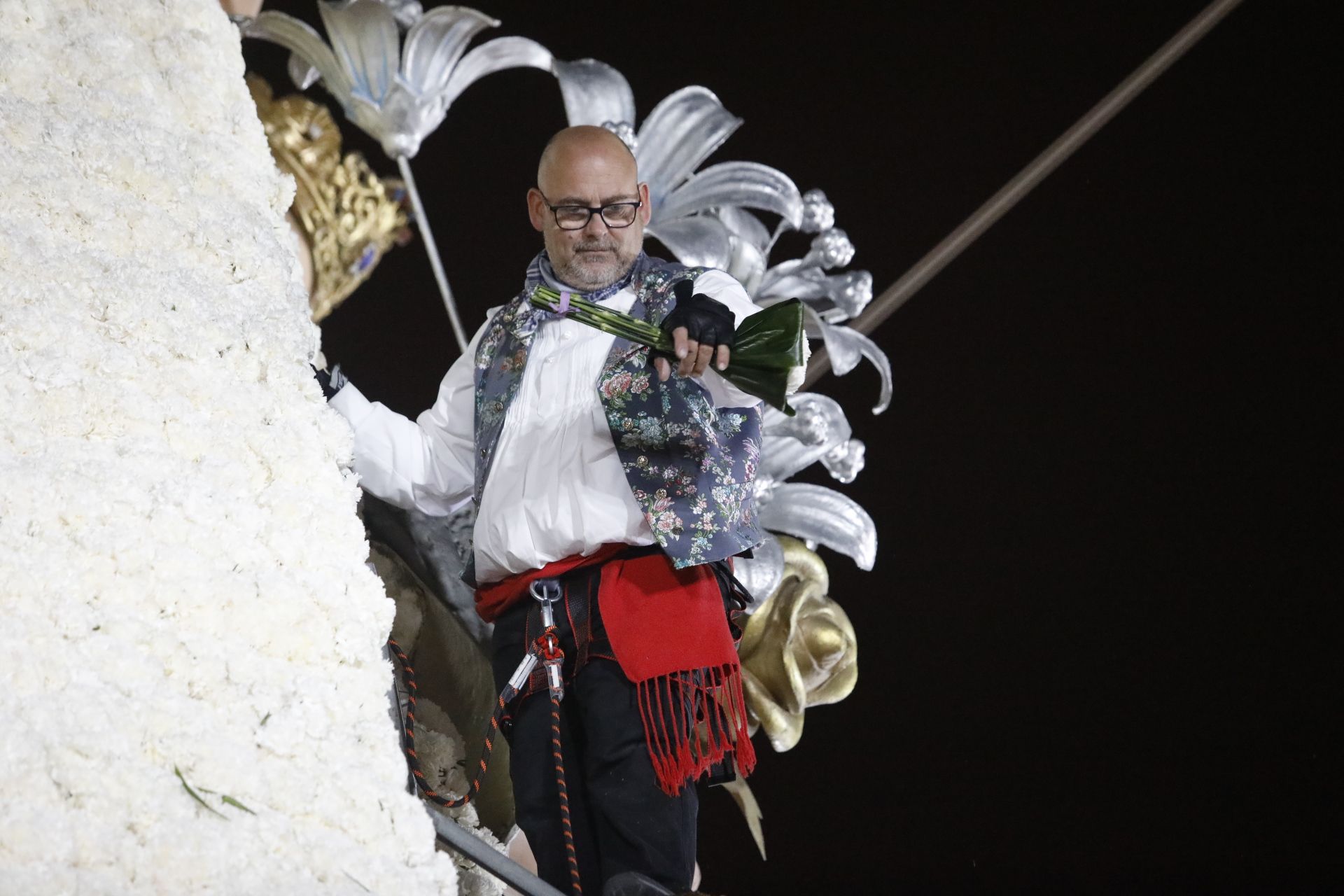 Búscate en el primer día de ofrenda por la calle Quart (entre las 20:00 a las 21:00 horas)