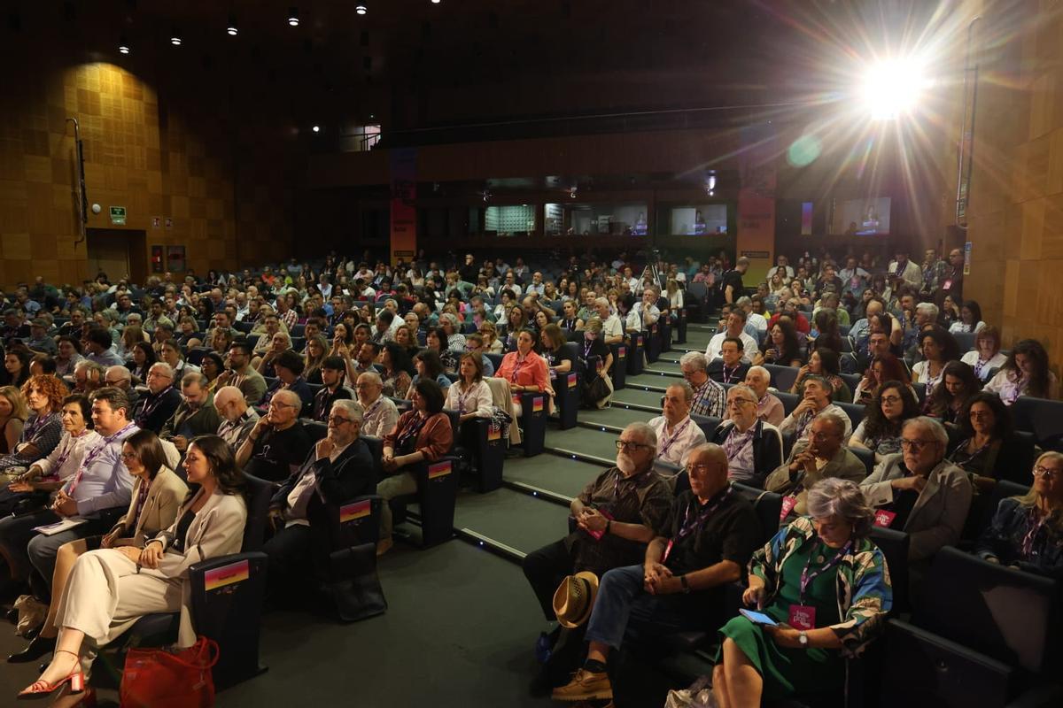 Asistenes al acto inaugural del XIII Congreso de CC OO-PV.
