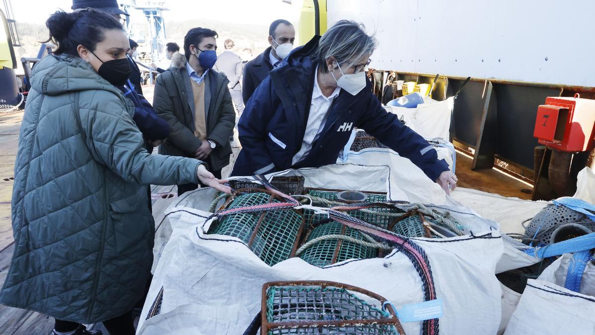 Quintana en la visita al buque &quot;Ría de Vigo&quot;.