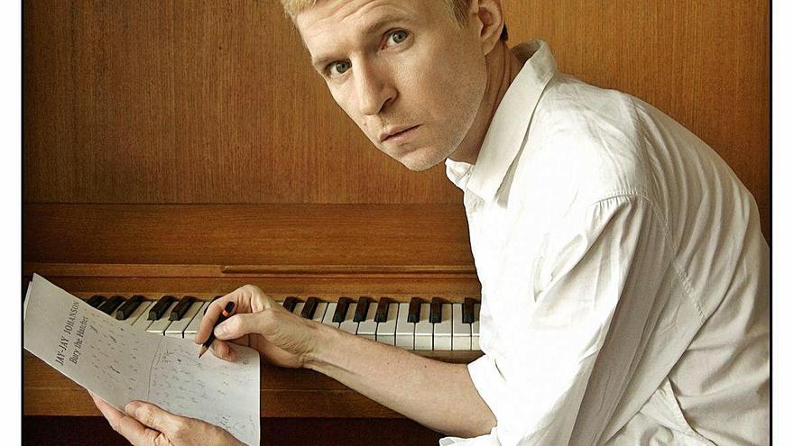 El sueco Jay-Jay Johanson.