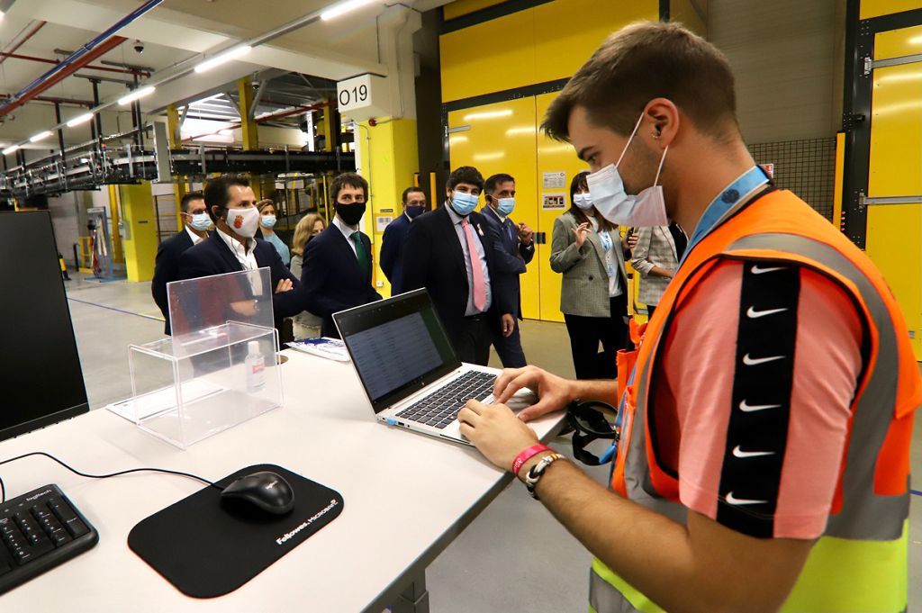 Inauguración del centro logístico de Amazon en Murcia