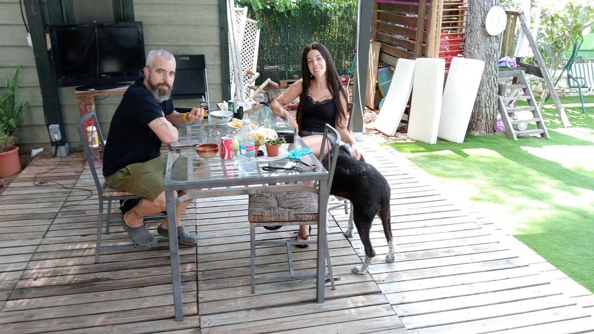 Xavi y Gloria, este viernes, en su casa de la Drova