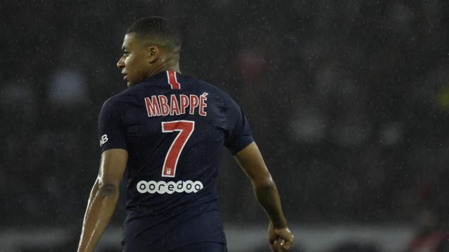 El PSG afirma que Mbappé continuará en el equipo la próxima temporada