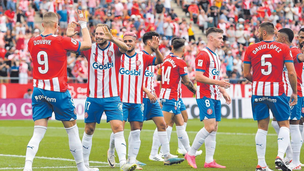 Els jugadors del Girona celebren un dels gols al Mallorca