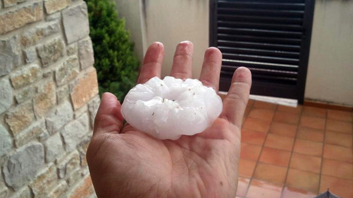 Fotografía de archivo, sobre el granizo que causó importantes daños en Lleida