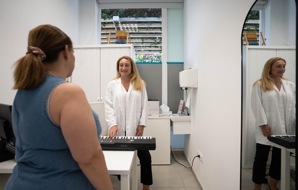 La doctora en una de sus consultas.