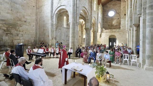 Asistentes a la misa del año pasado en el monasterio.