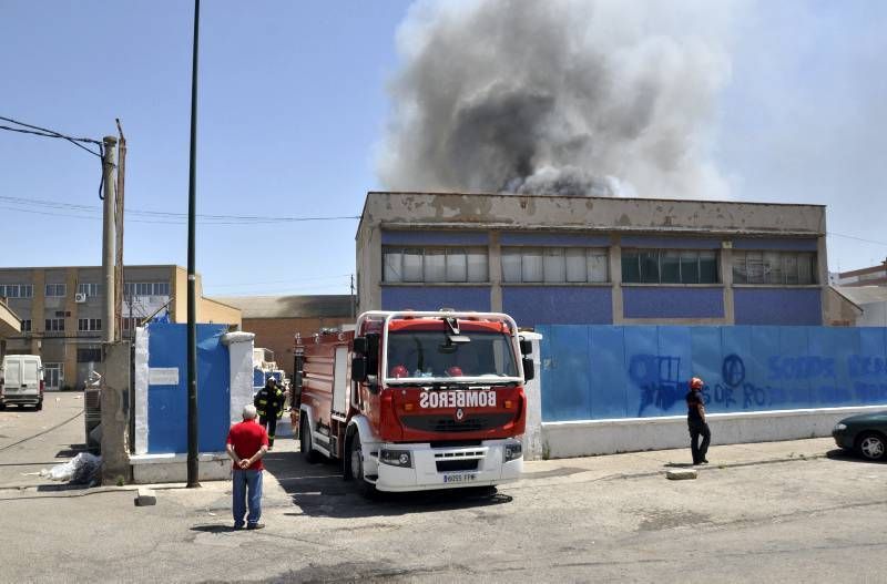 Fotogalería: Incendio en el polígono de Cogullada