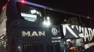 El bus de Monterrey es atacado por hinchas de Santos Laguna