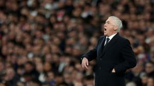 Carlo Ancelotti, entrenador del Real Madrid, durante el partido en el Bernabéu.