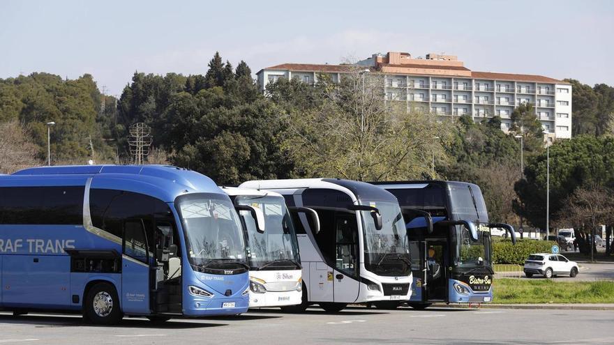 Girona recapta 6.099,22 euros amb la taxa als autobusos turístics des de novembre de 2025