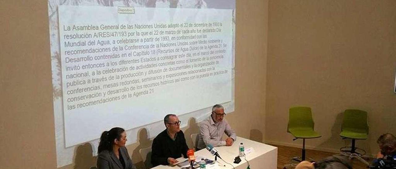 El alcalde, durante la presentación de las jornada de apoyo empresarial celebrada ayer. // FdV