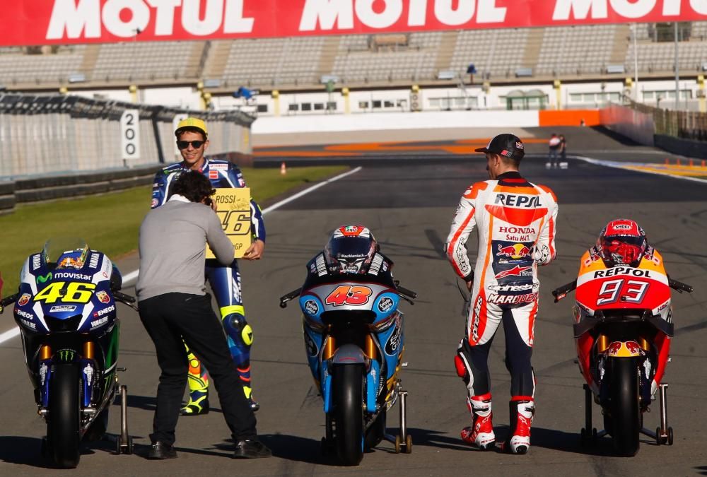 Gran ambiente en la calle de boxes del Circuito de Cheste