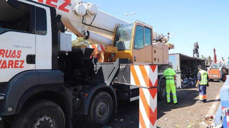 Hoteleros piden colocar grúas en la autovía para actuar en los accidentes