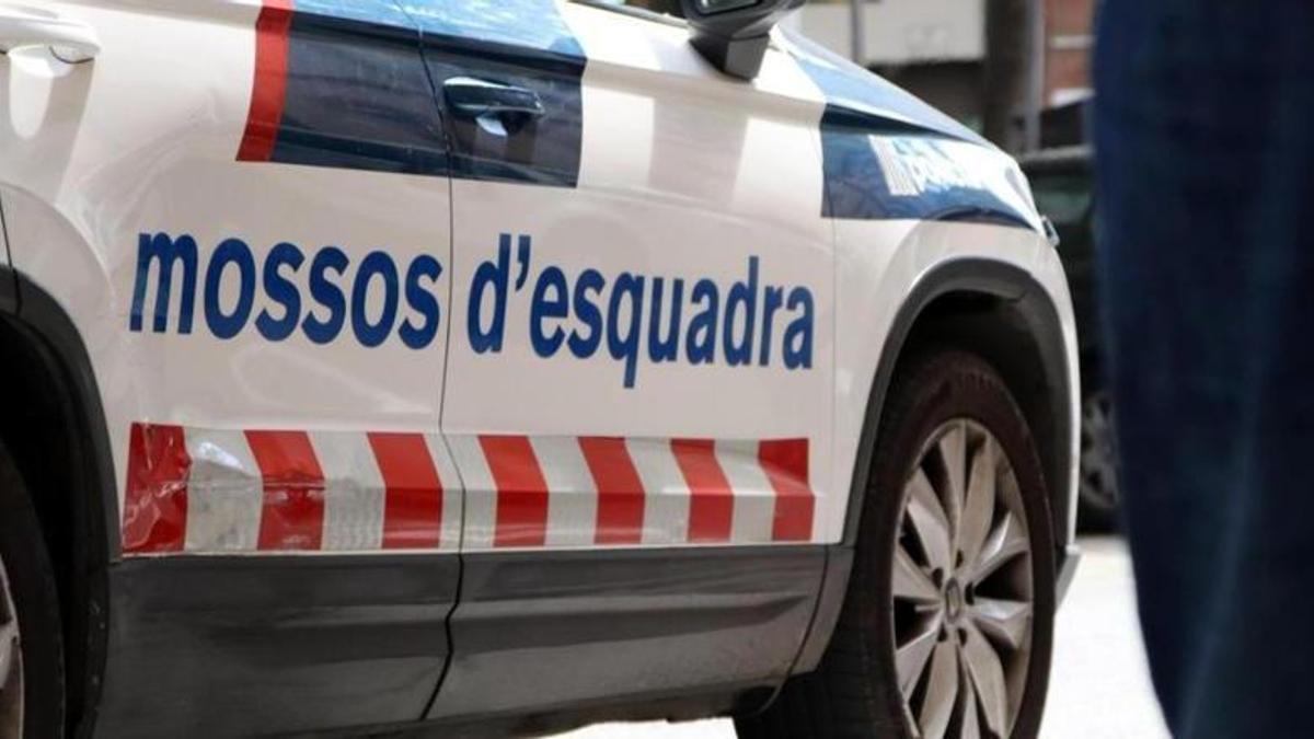 Els Mossos investiguen les amenaces a un home a Lloret de Mar.