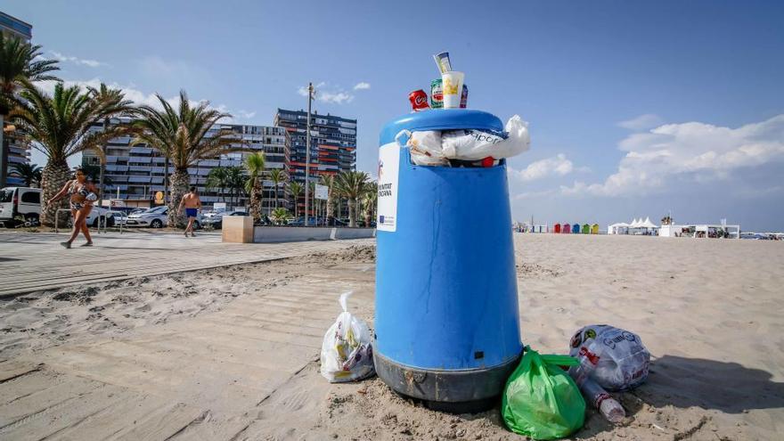 El nuevo contrato de mantenimiento de las playas garantiza un retén de guardia todo el año