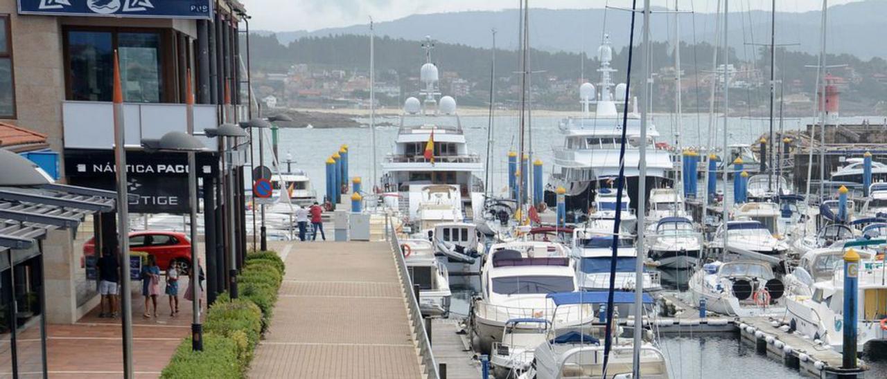 Vista del puerto deportivo de Sanxenxo.   | // G. SANTOS