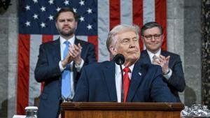 Trump amenaça l’Iran i s’enfronta als demòcrates en un discurs triomfalista