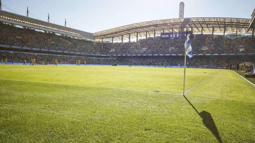 Vista general de Riazor en un duelo de Primera División entre el Deportivo y el Sporting en la temporada 2015-2016.