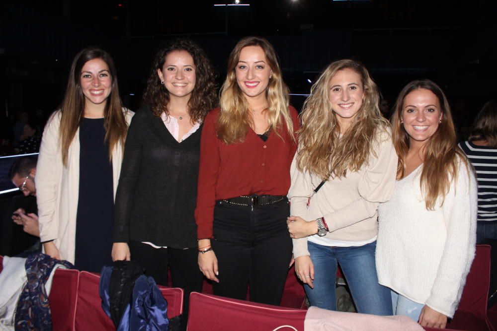 No es de extrañar que varias falleras de ese año acudieran a verla: María Urios, Alicia Andrés (que ya han finalizado su labor de jurados), Rocío Gil, Noelia Ibáñez y Silvia Vicent.