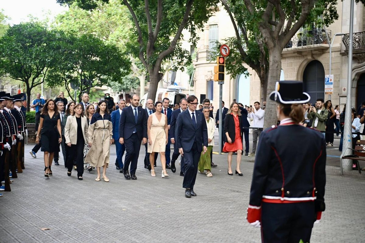 Diada de Catalunya: Ofrenda floral en el monumento a Rafael Casanova